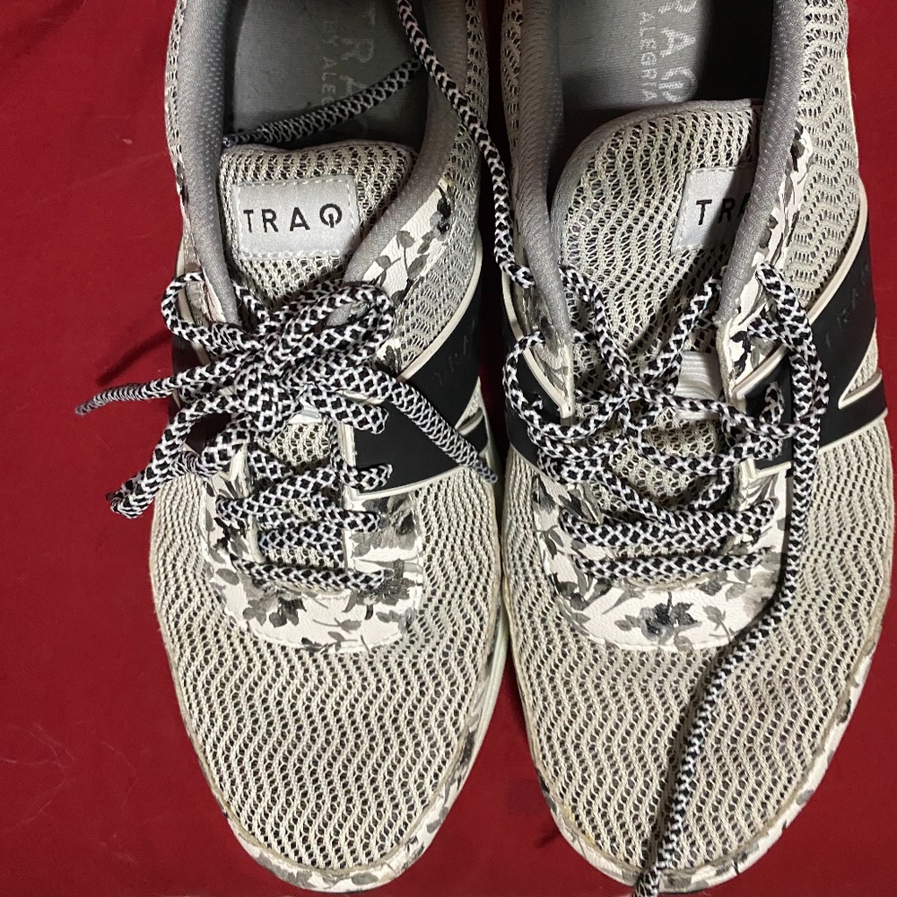 Alegria sneakers size 40